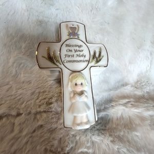 Precious Moments Girl Communion Cross Box With Rosary/Original box incl.